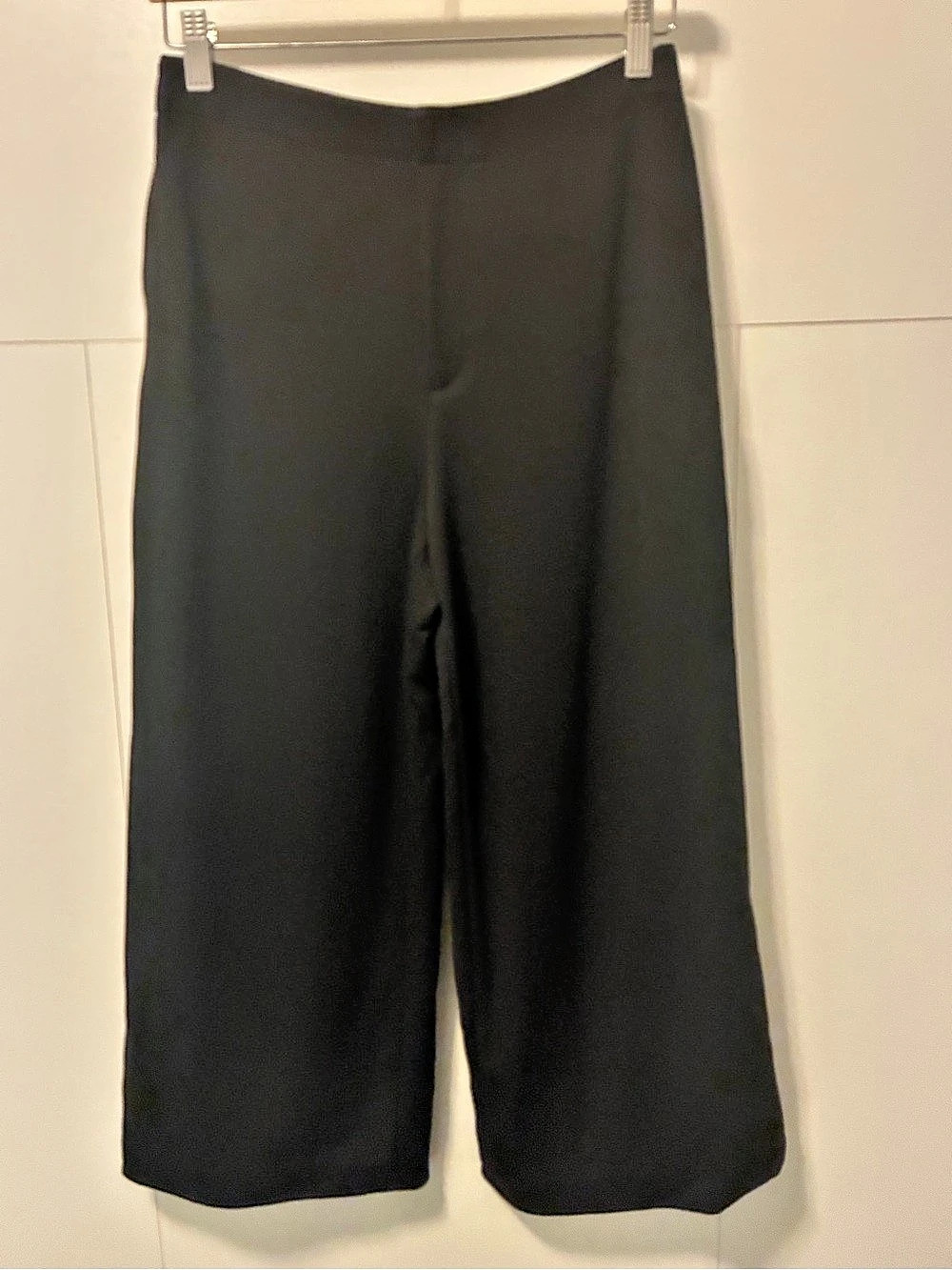 Club Monaco Cropped Wide Leg Pants in Black Size 4 Like New